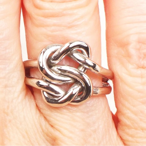 Vintage Retro Silver Tone Lovers Double Knot Loop Ring Size 7 - Picture 11 of 11